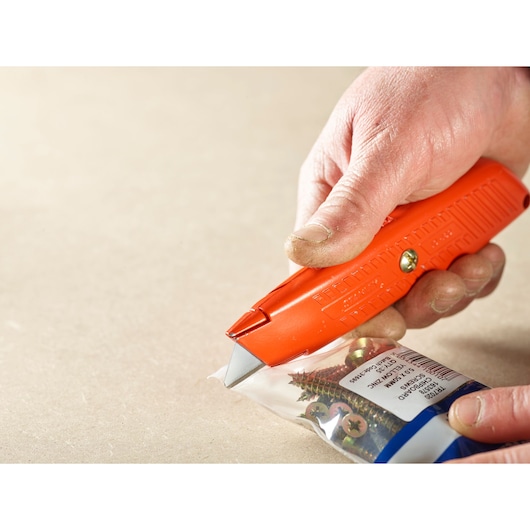 STANLEY SELF-RETRACTİNG MAKET BIÇAĞI 155 MM 99 E