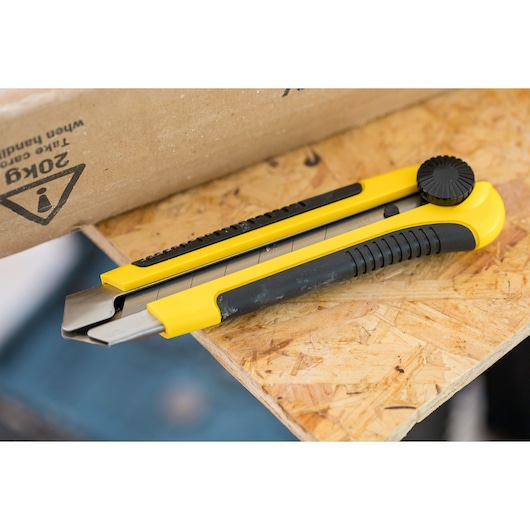 STANLEY  DYNAGRIP MAKET BIÇAĞI - 25 MM
