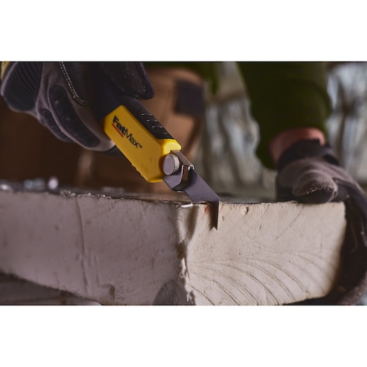 Stanley Fatmax 18Mm Snap Off Blade Knife Side View