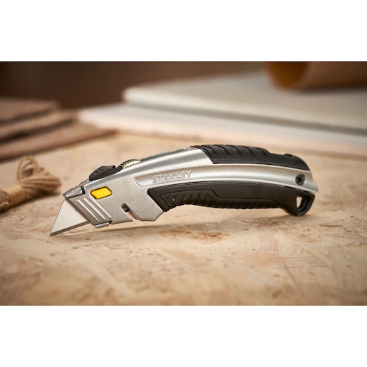 STANLEY® INSTANTCHANGE™ Retractable Blade Utility Knife