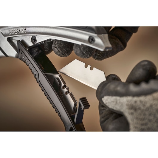 STANLEY® INSTANTCHANGE™ Retractable Blade Utility Knife