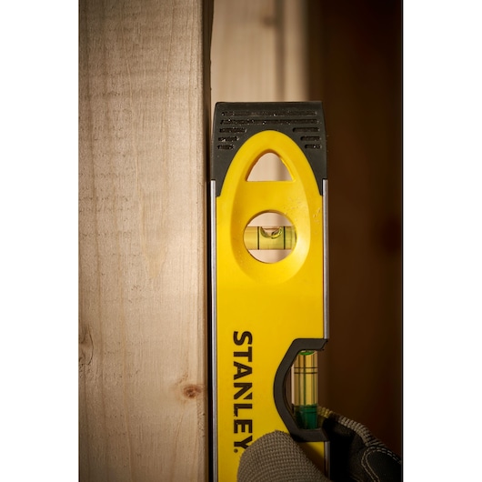 Stanley 230Mm Shockpr Torpedo Level Mag.Base Side View
