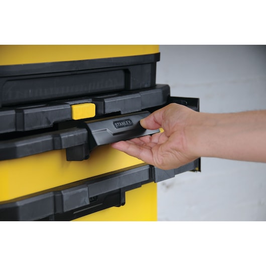 STANLEY® TEKERLEKLİ 3 BÖLÜMLÜ TAKIM ÇANTASI