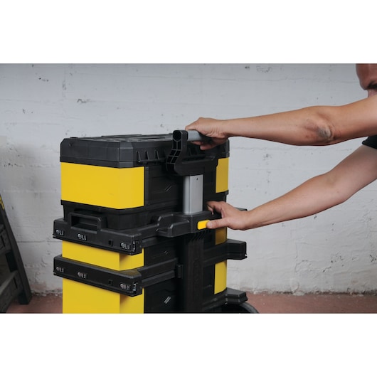 STANLEY® TEKERLEKLİ 3 BÖLÜMLÜ TAKIM ÇANTASI