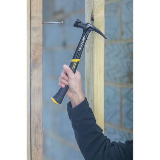 STANLEY FATMAX YENİ NESİL ÇEKİÇ 567 GR - EĞRİ TIRNAKLI