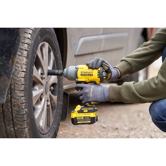 18V STANLEY® FATMAX® V20 Brushless 1/2" High Torque Impact Wrench