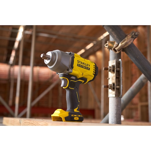 18V STANLEY® FATMAX® V20 Brushless 1/2" High Torque Impact Wrench