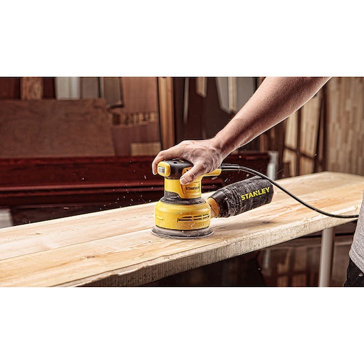 Stanley 300W 125mm Eksantrik Zımpara Makinesi