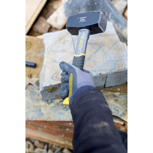 STANLEY FİBERGLAS SAPLI BALYOZ 1500 GR