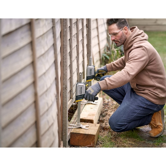 STANLEY FATMAX TradeLift Application Image. Garden Fence Installation