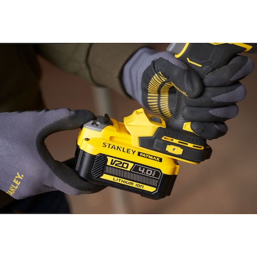 18V STANLEY® FATMAX® V20 Brushless 1/2" High Torque Impact Wrench